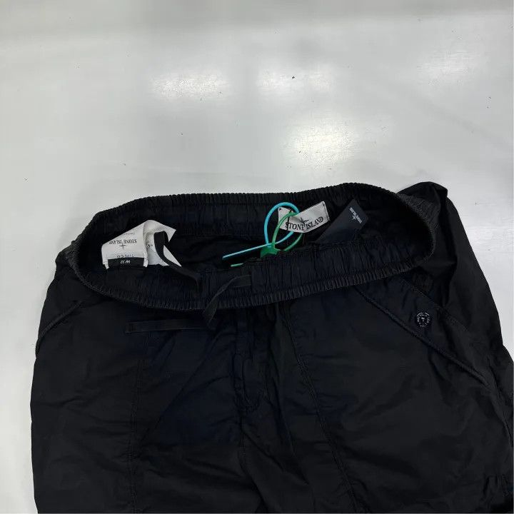 Stone Island Stone Island Black Logo Casual Shorts Size US 32 / EU 48 - 5 Thumbnail