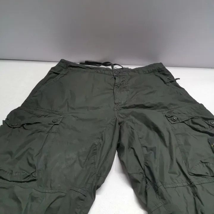 Stone Island Stone Island Casual Cargo Pants for Men Size US 32 / EU 48 - 12 Thumbnail