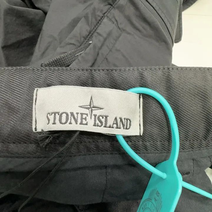 Stone Island Stone Island Black Cargo Bermuda Shorts for Men Size US 29 - 2 Thumbnail