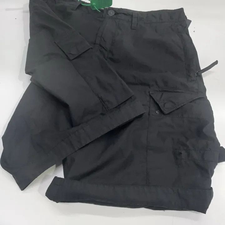 Stone Island Stone Island Black Bermuda Cargo Shorts Size US 31 - 7 Thumbnail