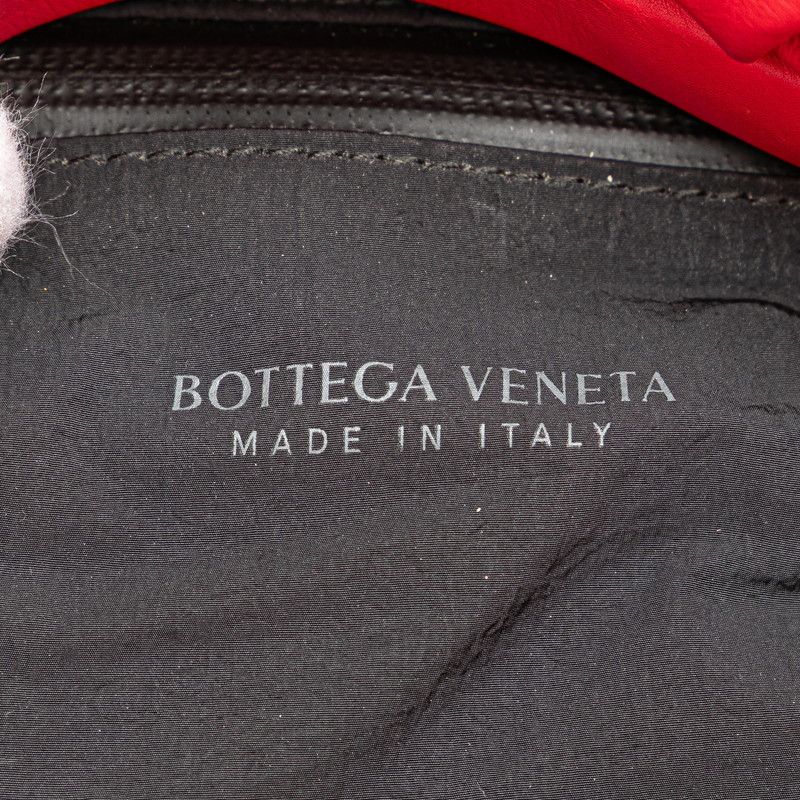 Bottega Veneta Bottega Veneta Bottega Veneta The Pouch Leather Waist Bag Leather Crossbody Bag DUTY FREE for USA Size ONE SIZE - 10 Thumbnail