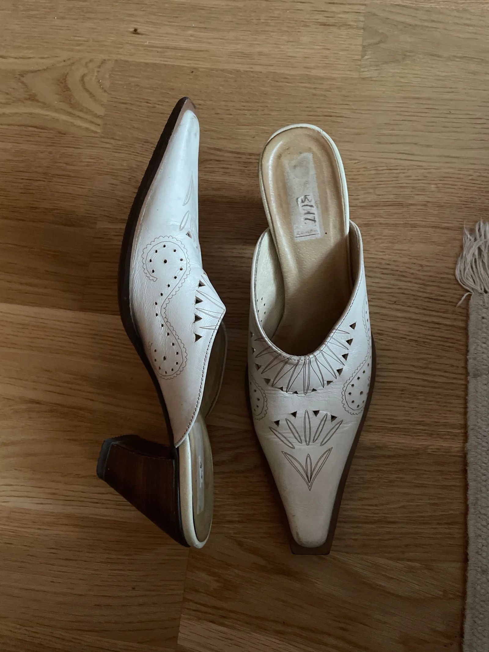 Vintage Italian vintage, unknown brand Heels Size US 7 / IT 37 - 2 Thumbnail