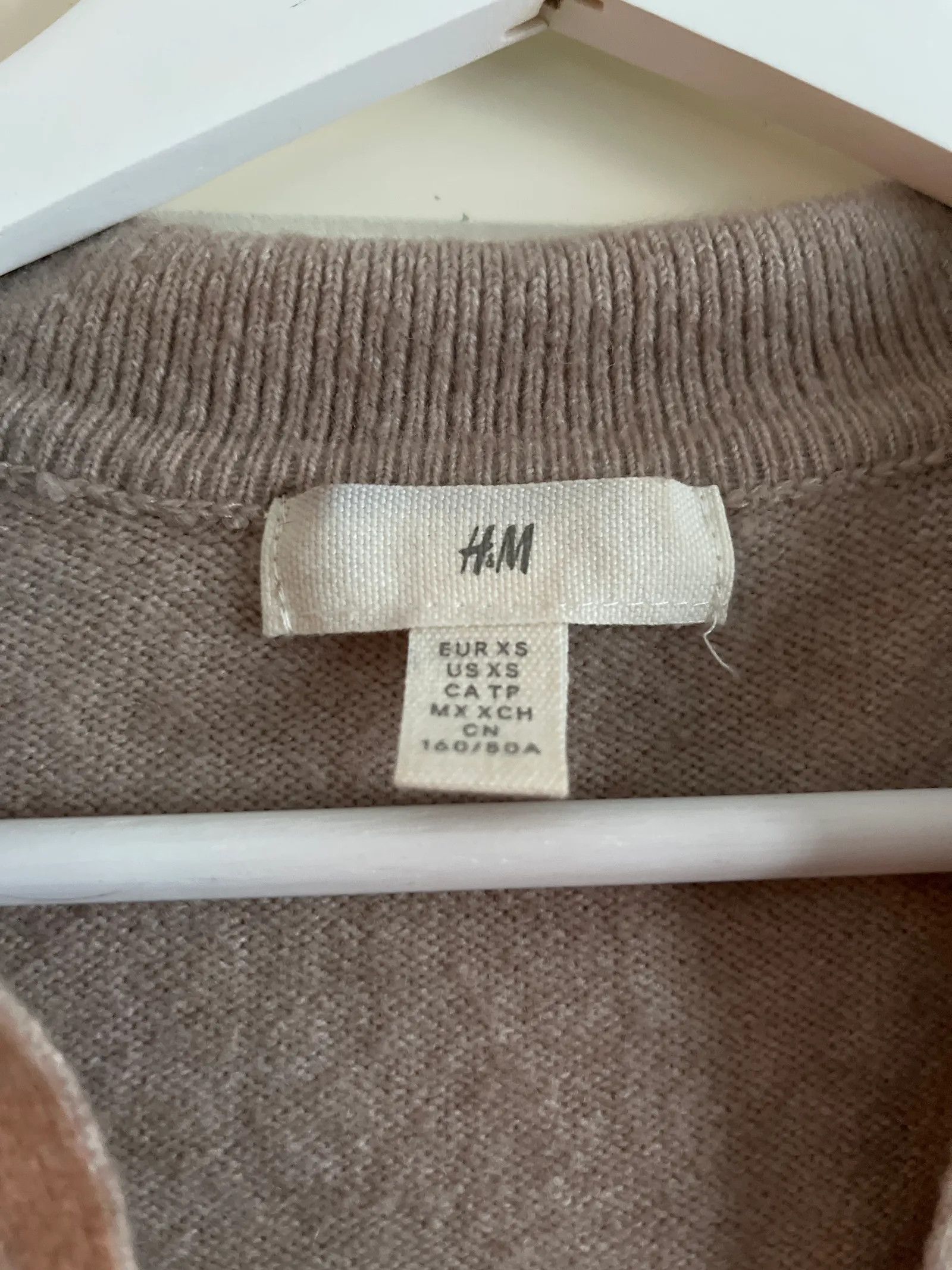 H&M H&M Sweater Size XS / US 0-2 / IT 36-38 - 2 Thumbnail