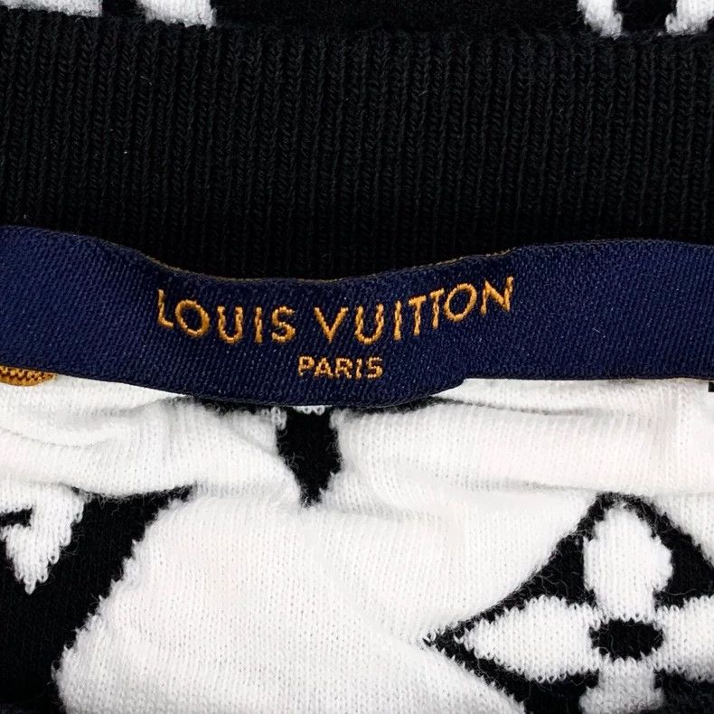 Louis Vuitton louis vuitton black logo long sleeve sweatshirt-dmc Size US L / EU 52-54 / 3 - 5 Thumbnail