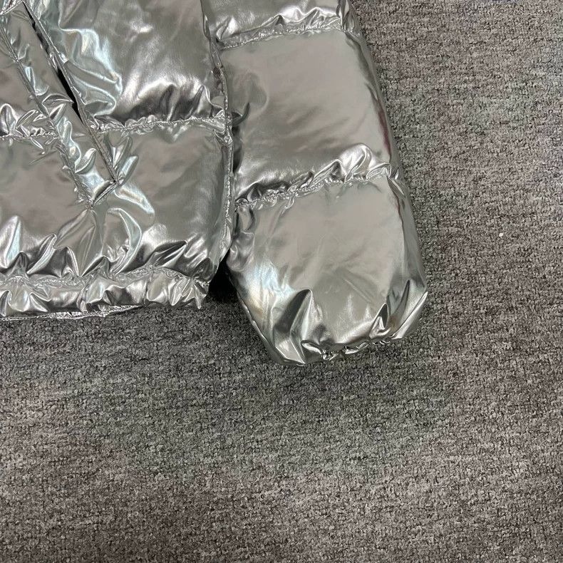 Louis Vuitton louis vuitton silver reflective down jacket-dmc Size US L / EU 52-54 / 3 - 3 Thumbnail