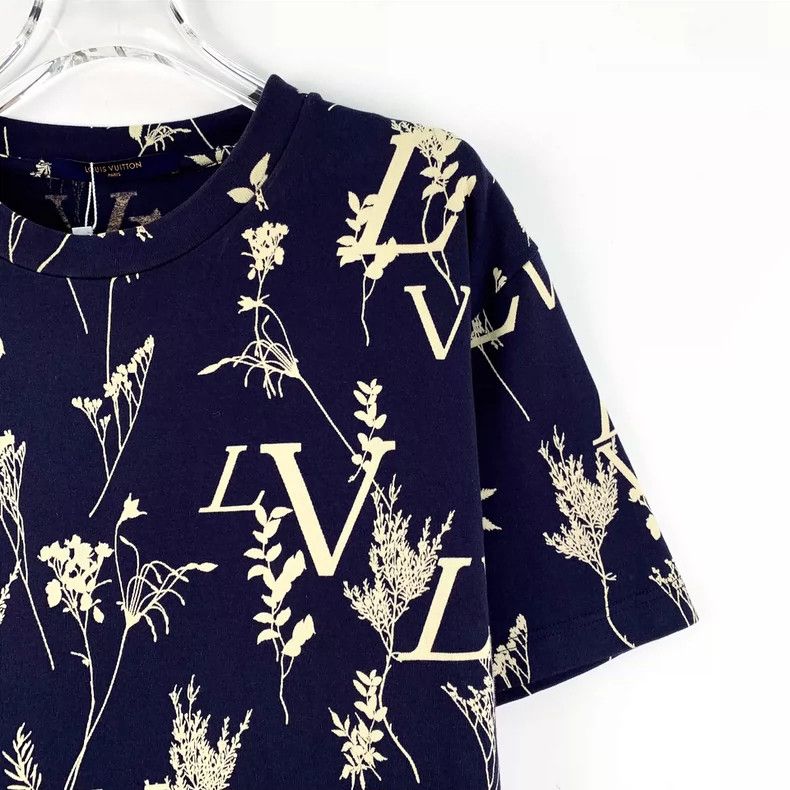 Louis Vuitton louis vuitton navy floral logo t-shirt-dmc Size US M / EU 48-50 / 2 - 3 Thumbnail