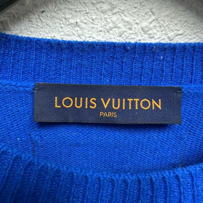 Louis Vuitton louis vuitton blue logo knit sweater-dmc Size US M / EU 48-50 / 2 - 3 Thumbnail