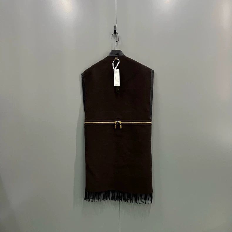 Louis Vuitton louis vuitton sleeveless zip coat with tassels-dmc Size US S / EU 44-46 / 1 - 2 Thumbnail