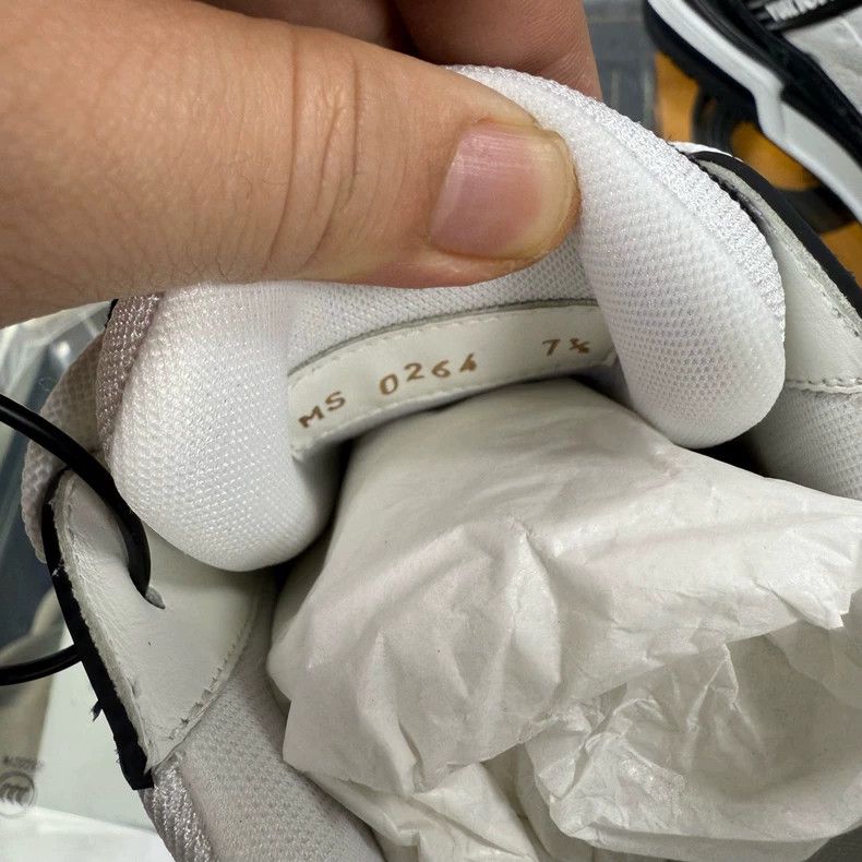 Louis Vuitton louis vuitton lv trainer sneakers black white-dmc Size US 8.5 / EU 41-42 - 7 Thumbnail