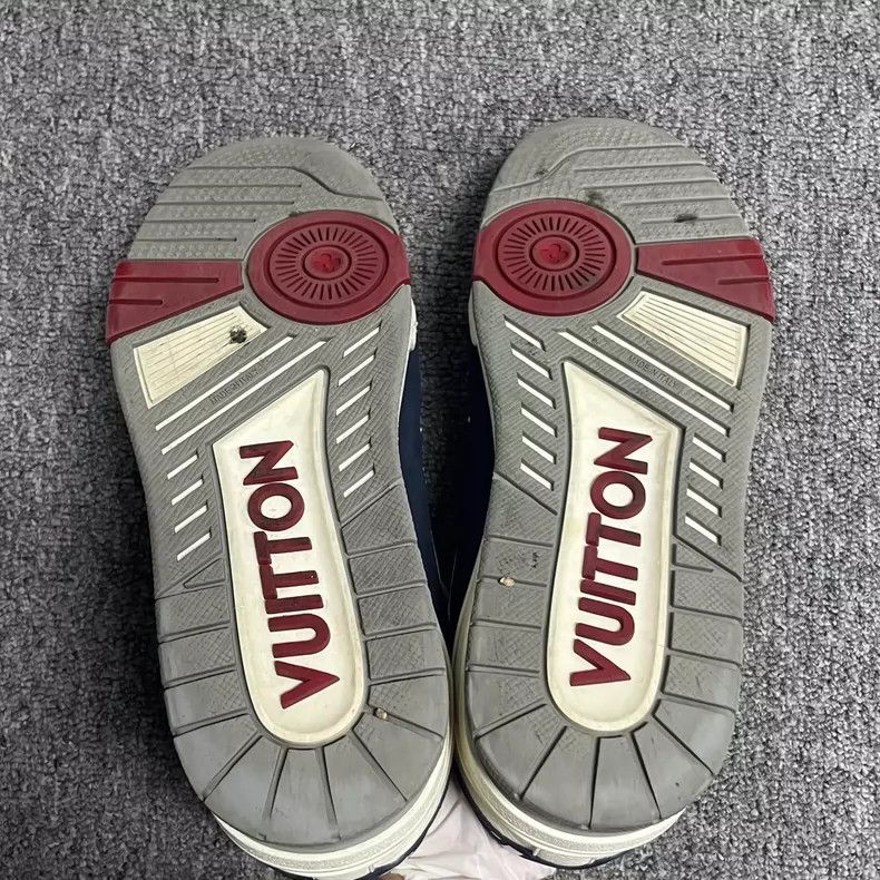 Louis Vuitton louis vuitton low-top signature sneakers-dmc Size US 6 / EU 39 - 5 Thumbnail