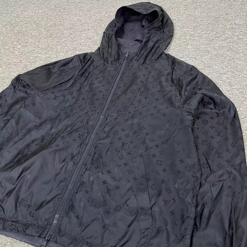 Louis Vuitton louis vuitton logo patterned hooded jacket-dmc Size US L / EU 52-54 / 3 - 4 Thumbnail