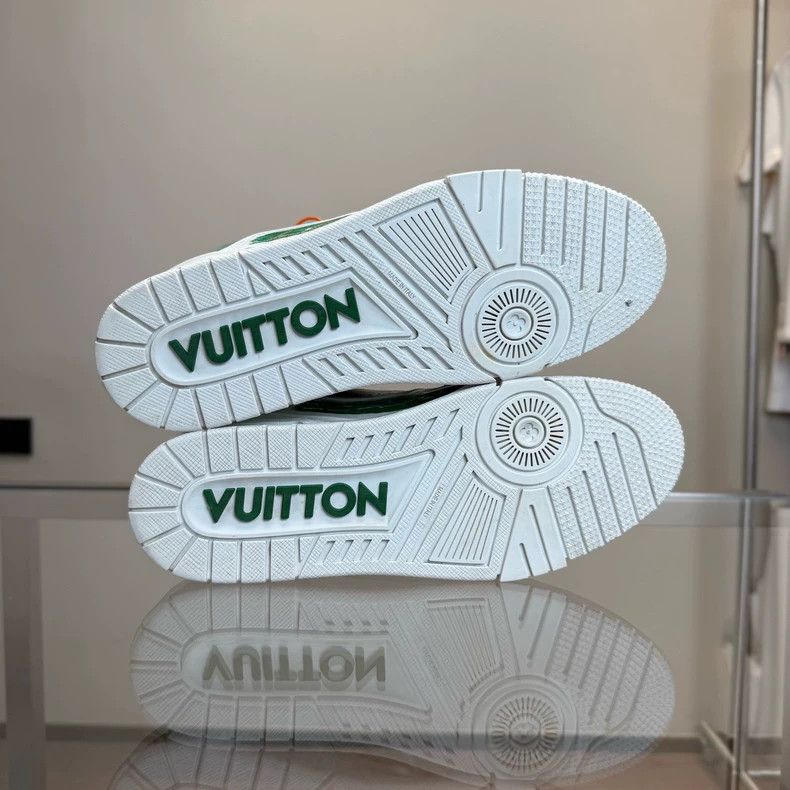 Louis Vuitton louis vuitton lv trainer green and white-dmc Size US 10 / EU 43 - 8 Thumbnail