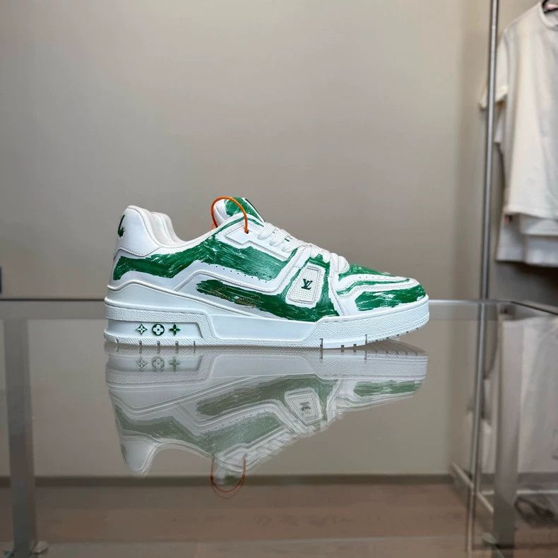 Louis Vuitton louis vuitton lv trainer green and white-dmc Size US 10 / EU 43 - 2 Thumbnail