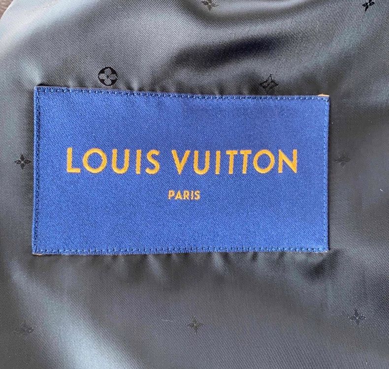 Louis Vuitton louis vuitton limited edition jelly coat-dmc Size US L / EU 52-54 / 3 - 5 Thumbnail