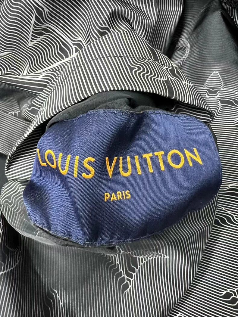 Louis Vuitton louis vuitton reversible jacket in gray-dmc Size US L / EU 52-54 / 3 - 6 Thumbnail