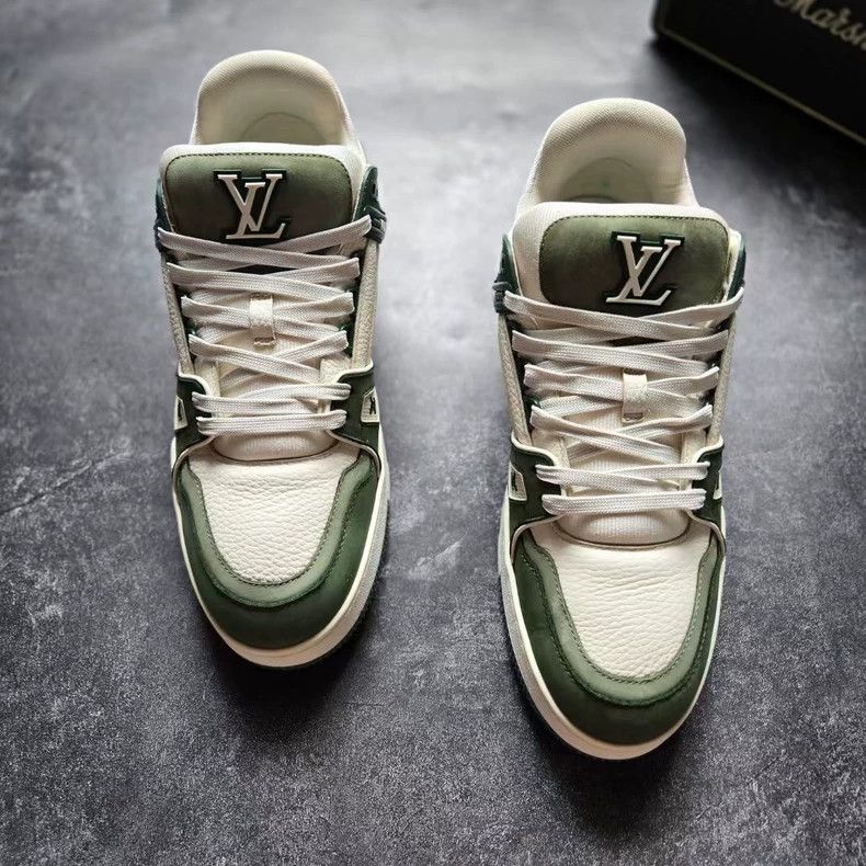 Louis Vuitton louis vuitton trainer white green suede sneakers-dmc Size US 9 / EU 42 - 3 Thumbnail