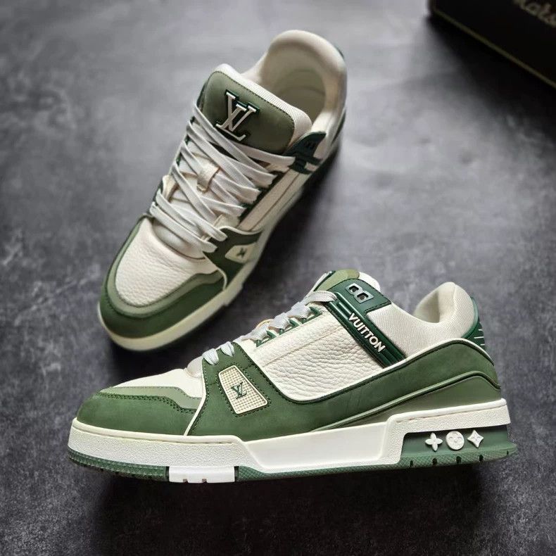 Louis Vuitton louis vuitton trainer white green suede sneakers-dmc Size US 9 / EU 42 - 4 Thumbnail