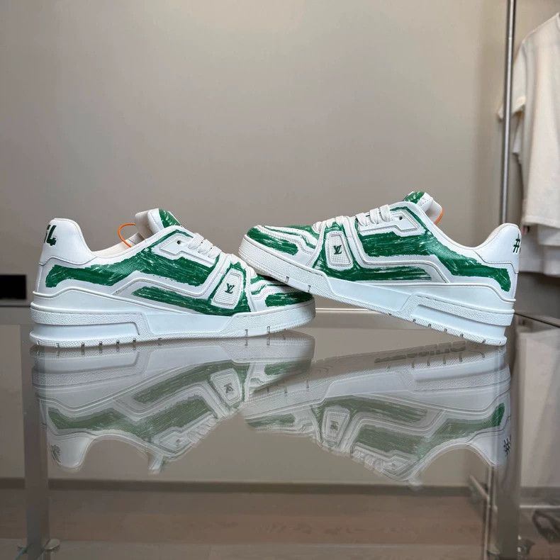 Louis Vuitton louis vuitton lv trainer white green graffiti-dmc Size US 10 / EU 43 - 6 Thumbnail