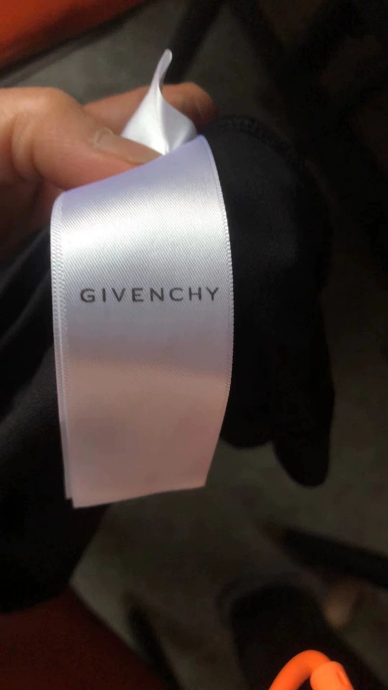 Givenchy givenchy classic black t-shirt with logo-dmc Size US XS / EU 42 / 0 - 4 Thumbnail