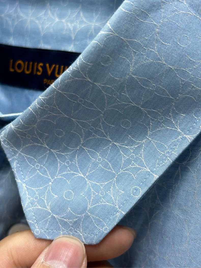 Louis Vuitton louis vuitton light blue silk button-up shirt-dmc Size US XL / EU 56 / 4 - 4 Thumbnail