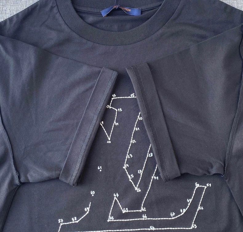 Louis Vuitton louis vuitton black embroidered t-shirt size m-dmc Size US M / EU 48-50 / 2 - 5 Thumbnail
