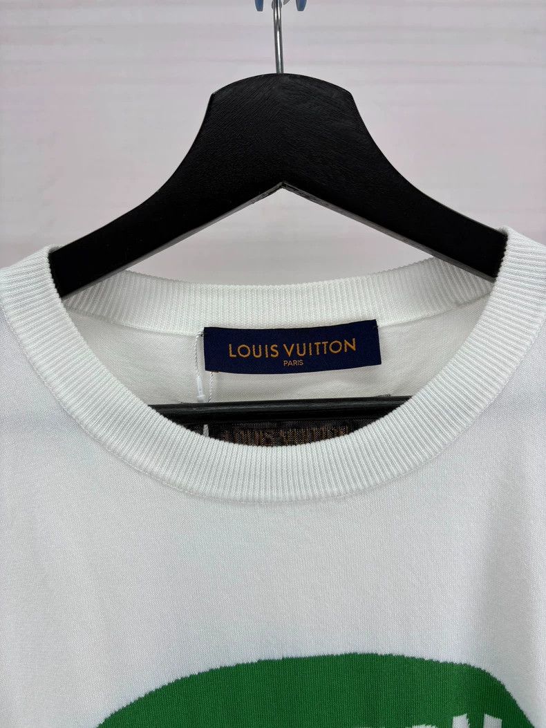 Louis Vuitton louis vuitton white green logo short sleeve shirt-dmc Size US S / EU 44-46 / 1 - 3 Thumbnail