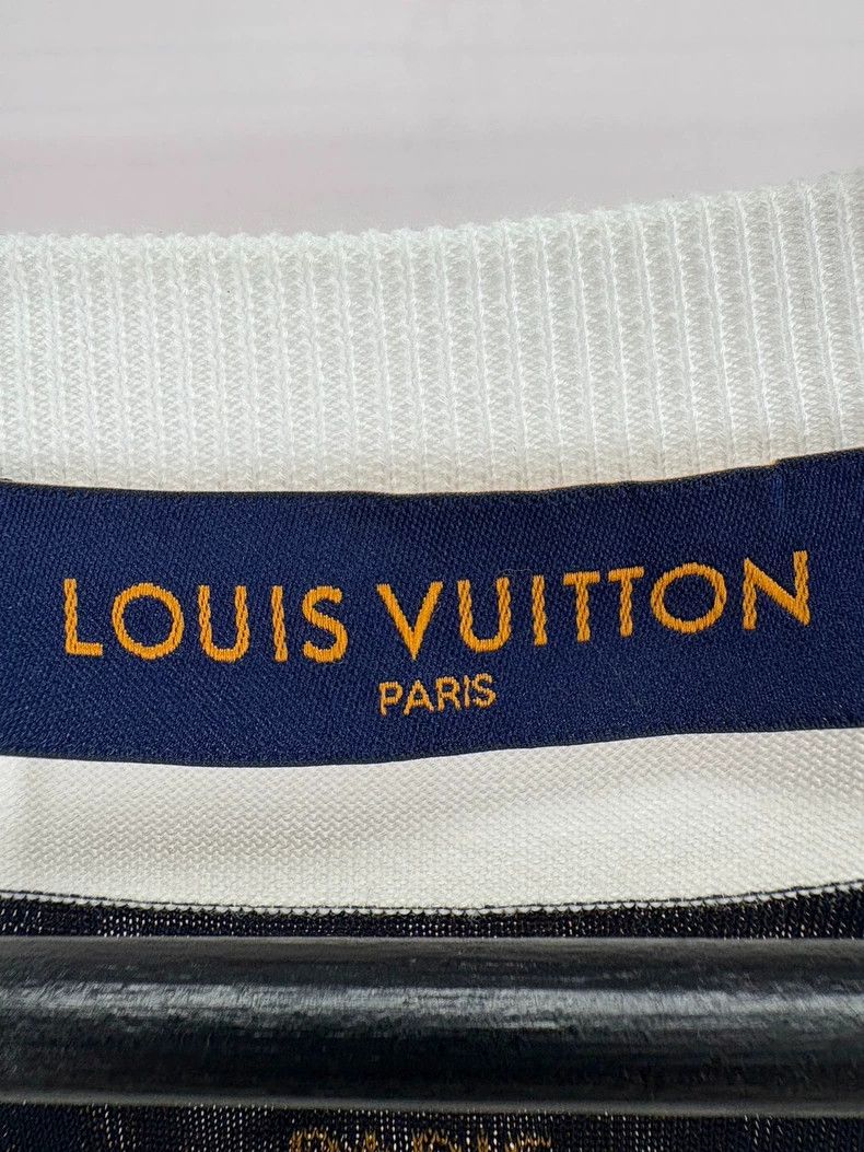 Louis Vuitton louis vuitton white green logo short sleeve shirt-dmc Size US S / EU 44-46 / 1 - 5 Thumbnail