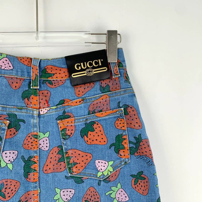 Gucci gucci blue strawberry print denim skirt-dmc Size US 31 - 5 Thumbnail