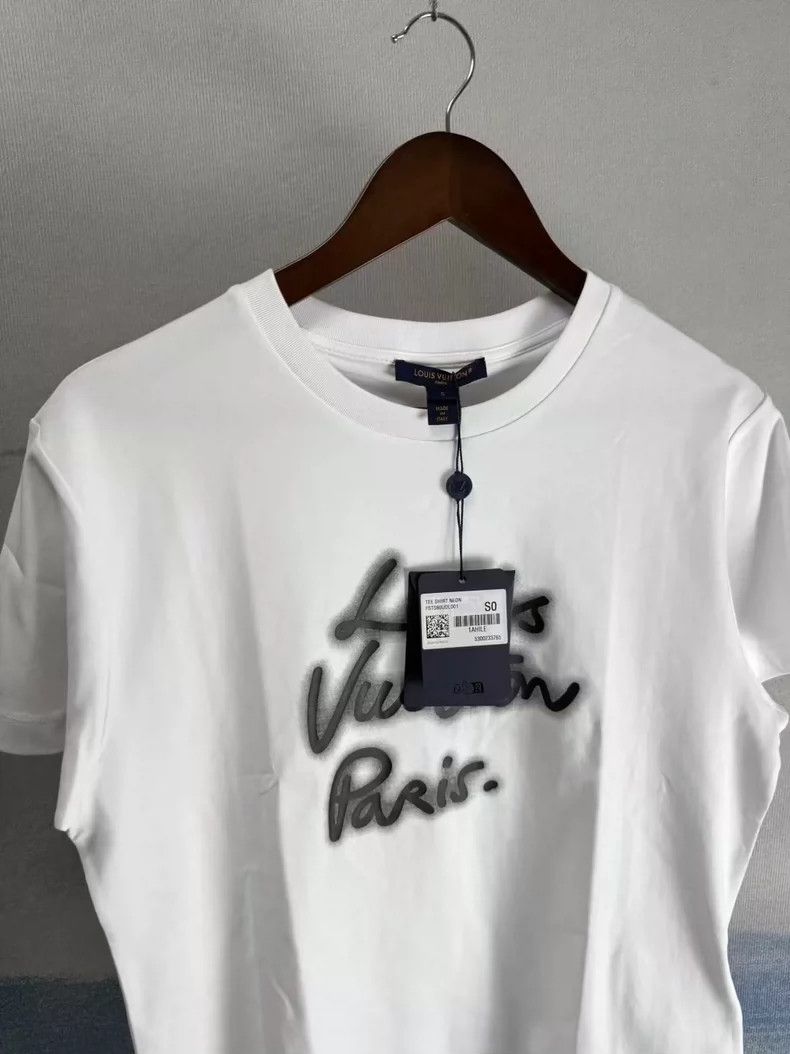 Louis Vuitton louis vuitton white neon graphic t-shirt-dmc Size US S / EU 44-46 / 1 - 2 Thumbnail