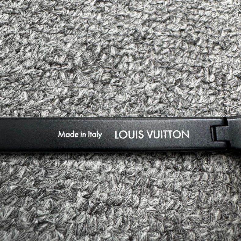 Louis Vuitton louis vuitton lv sunglasses with dark lenses-dmc Size ONE SIZE - 7 Thumbnail