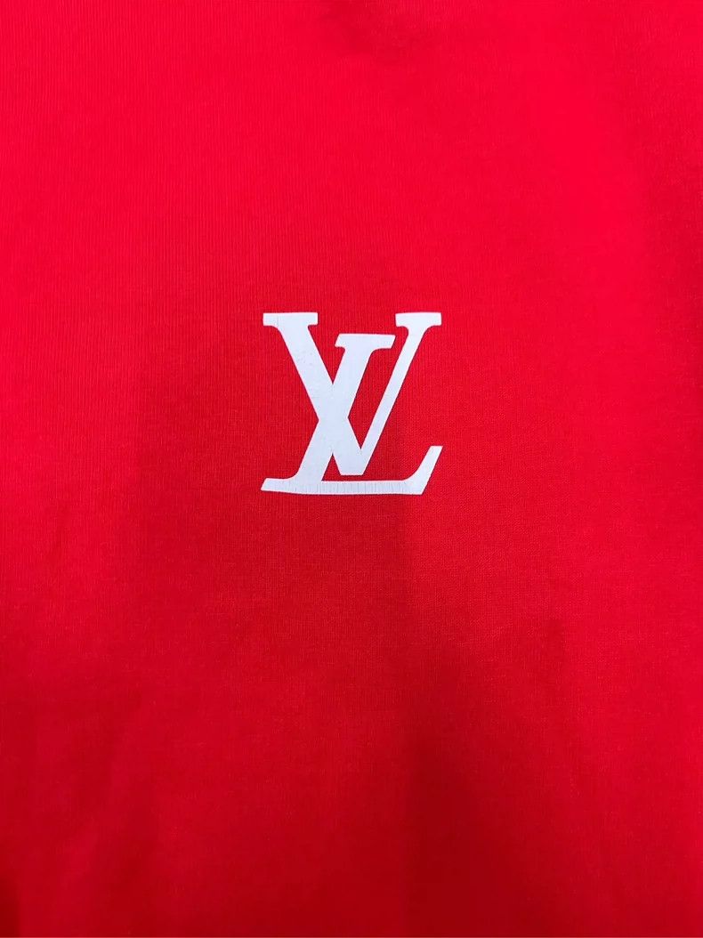 Louis Vuitton louis vuitton red logo long sleeve sweatshirt-dmc Size US S / EU 44-46 / 1 - 2 Thumbnail
