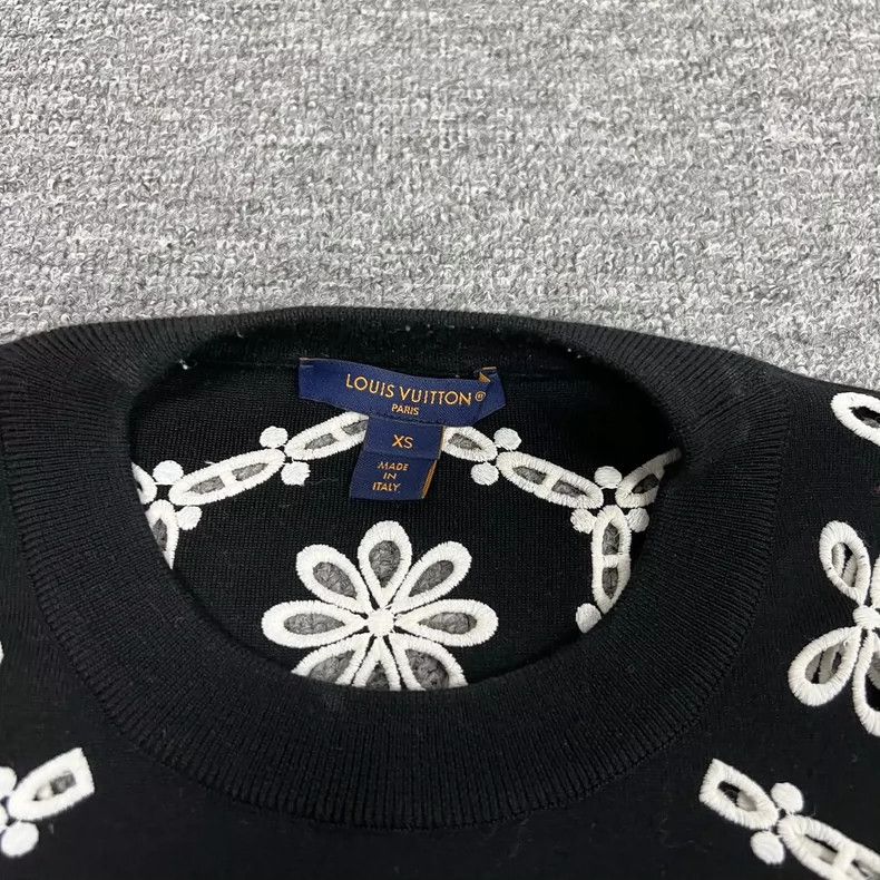 Louis Vuitton louis vuitton embroidered floral pullover sweatshirt-dmc Size US XS / EU 42 / 0 - 5 Thumbnail