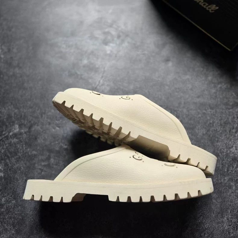 Gucci gucci perforated double g slide sandals-dmc Size US 8 / EU 41 - 5 Thumbnail