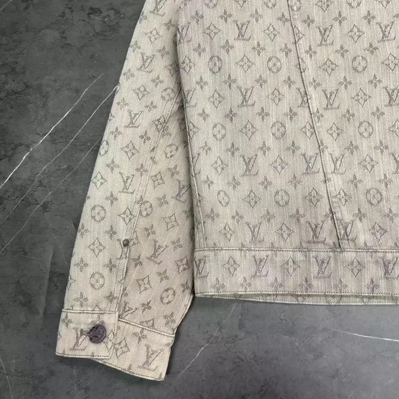 Louis Vuitton louis vuitton gray logo denim jacket-dmc Size US L / EU 52-54 / 3 - 7 Thumbnail