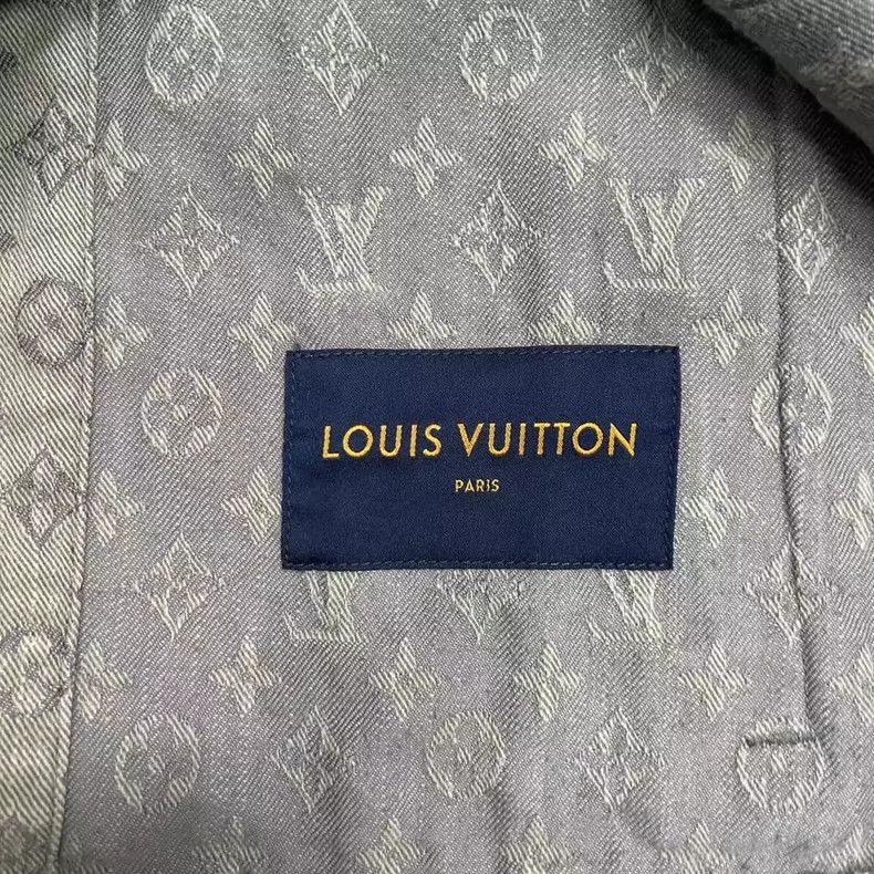 Louis Vuitton louis vuitton gray logo denim jacket-dmc Size US L / EU 52-54 / 3 - 8 Thumbnail