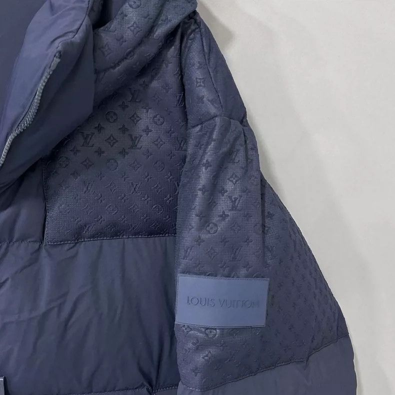 Louis Vuitton louis vuitton blue logo puffer jacket-dmc Size US XXL / EU 58 / 5 - 4 Thumbnail