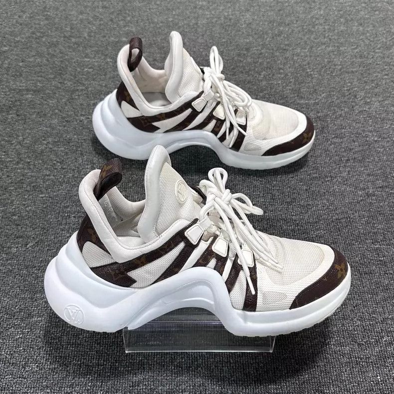 Louis Vuitton louis vuitton dad sneakers in white-dmc Size US 10.5 / EU 43-44 - 2 Thumbnail