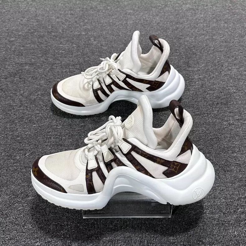 Louis Vuitton louis vuitton dad sneakers in white-dmc Size US 10.5 / EU 43-44 - 3 Thumbnail