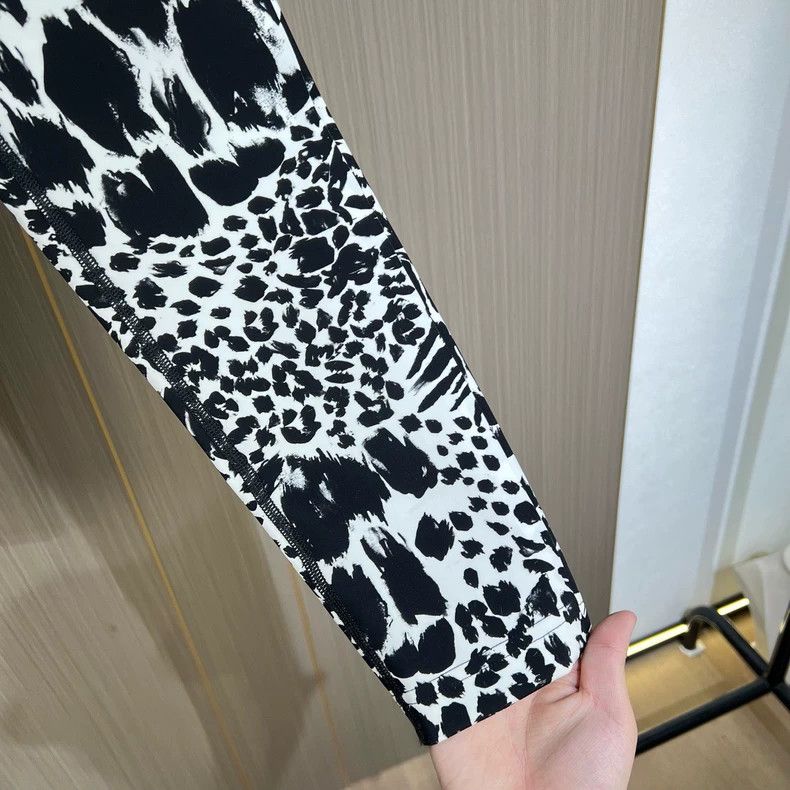 Louis Vuitton louis vuitton patterned yoga pants size 36-dmc Size US 36 / EU 52 - 4 Thumbnail