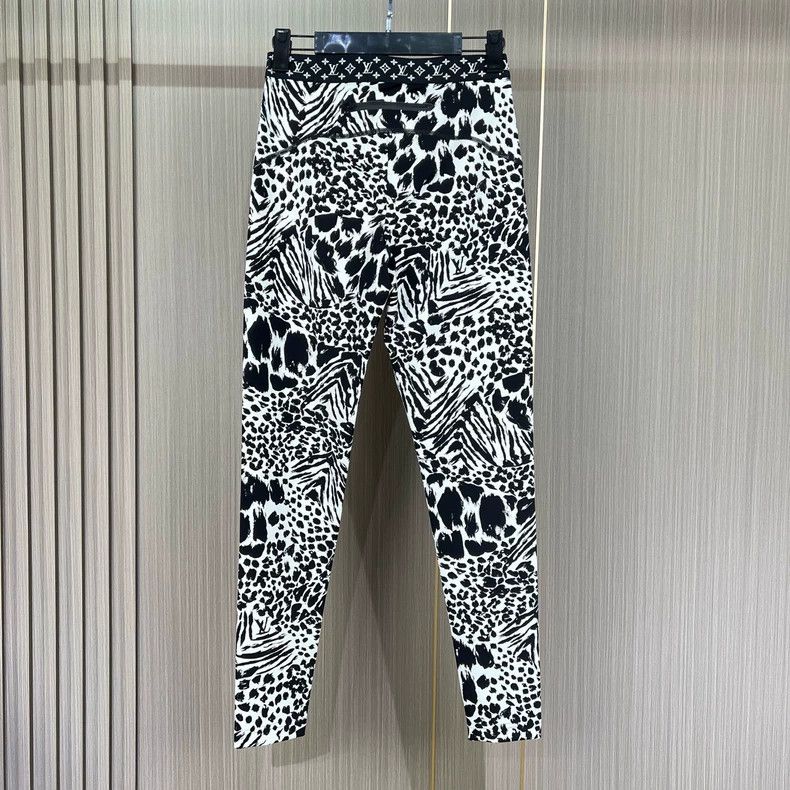 Louis Vuitton louis vuitton patterned yoga pants size 36-dmc Size US 36 / EU 52 - 2 Thumbnail