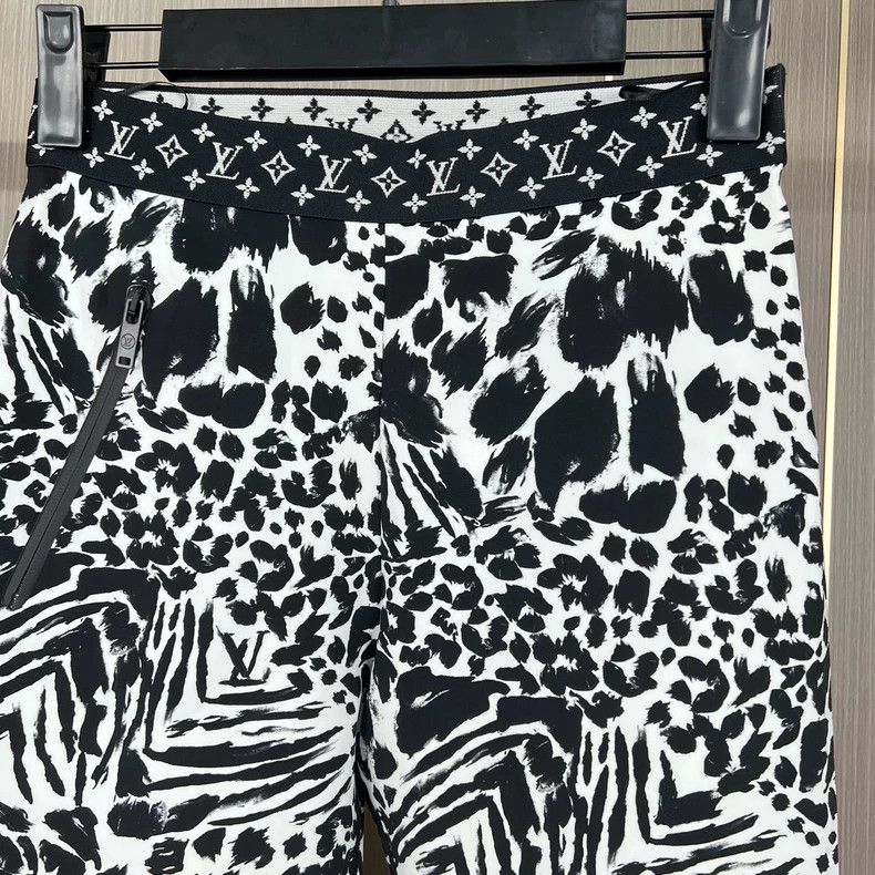 Louis Vuitton louis vuitton patterned yoga pants size 36-dmc Size US 36 / EU 52 - 3 Thumbnail