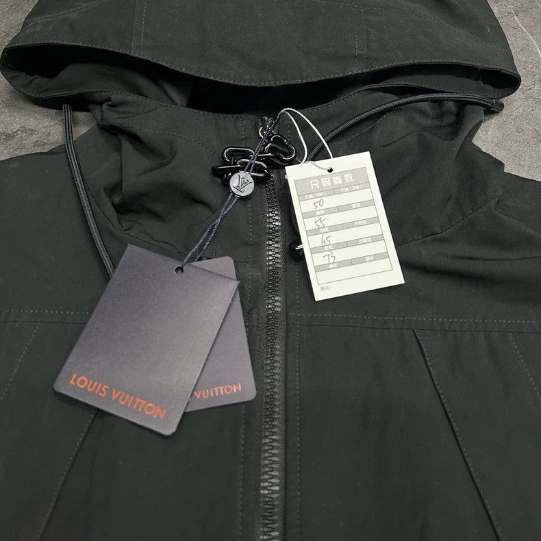 Louis Vuitton louis vuitton functional zip-up jacket-dmc Size US L / EU 52-54 / 3 - 4 Thumbnail