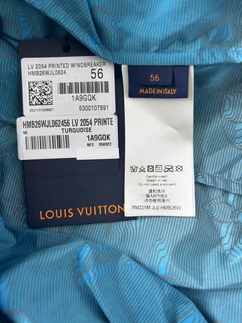 Louis Vuitton louis vuitton blue logo hooded jacket-dmc Size US L / EU 52-54 / 3 - 4 Thumbnail