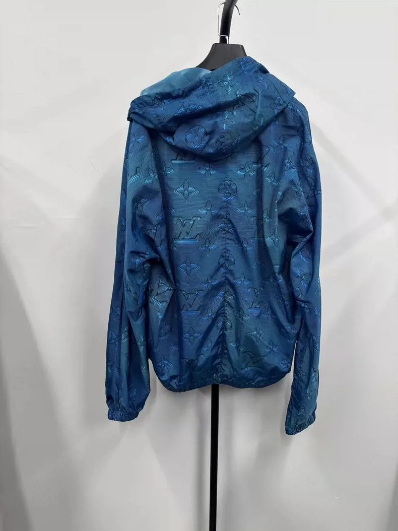 Louis Vuitton louis vuitton blue logo hooded jacket-dmc Size US L / EU 52-54 / 3 - 2 Thumbnail