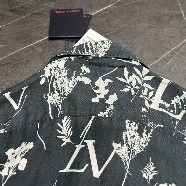 Louis Vuitton louis vuitton floral long sleeve shirt-dmc Size US M / EU 48-50 / 2 - 5 Thumbnail