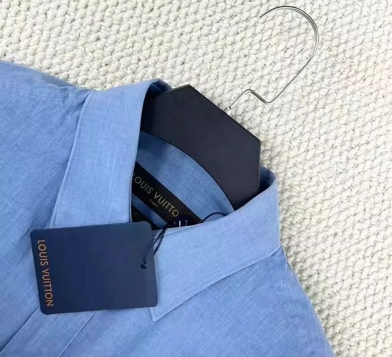 Louis Vuitton louis vuitton blue embroidered logo shirt jacket-dmc Size US M / EU 48-50 / 2 - 3 Thumbnail