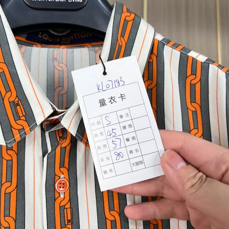 Louis Vuitton louis vuitton chain print long sleeve shirt-dmc Size US S / EU 44-46 / 1 - 8 Thumbnail