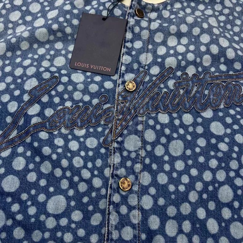 Louis Vuitton louis vuitton blue polka dot short sleeve shirt-dmc Size US S / EU 44-46 / 1 - 3 Thumbnail