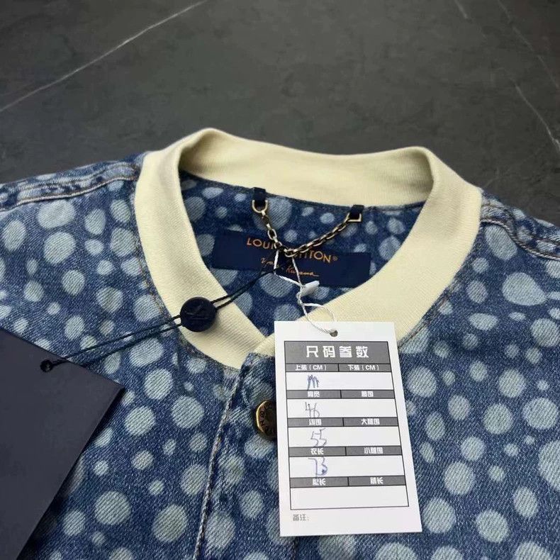 Louis Vuitton louis vuitton blue polka dot short sleeve shirt-dmc Size US S / EU 44-46 / 1 - 4 Thumbnail