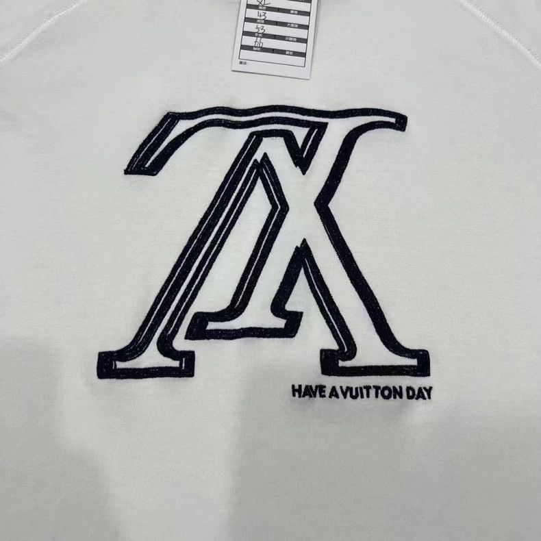 Louis Vuitton Louis Vuitton Embroidered Short Sleeve T-Shirt-dmc Size US XL / EU 56 / 4 - 2 Thumbnail